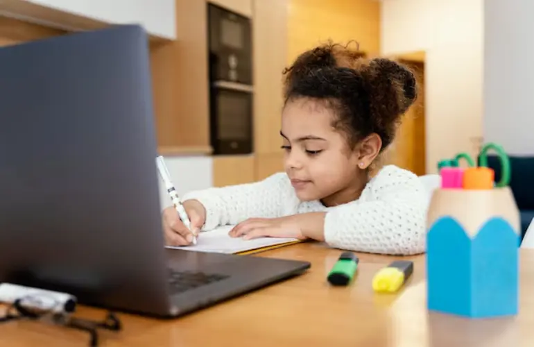 Colleges That Offer Early Childhood Education Online